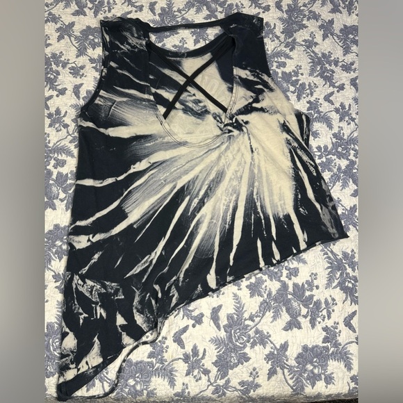 Small Tank Top 4 Piece Bundle (VGUC) - Picture 7 of 7